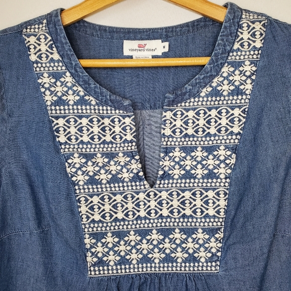 FUNAL PRICE Vineyard Vines Embroidered Summer Chambray Top - Picture 5 of 7